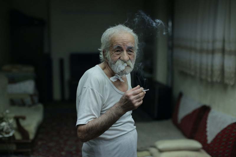 عکس های فیلم برادران لیلا سعید پورصمیمی با سیگار